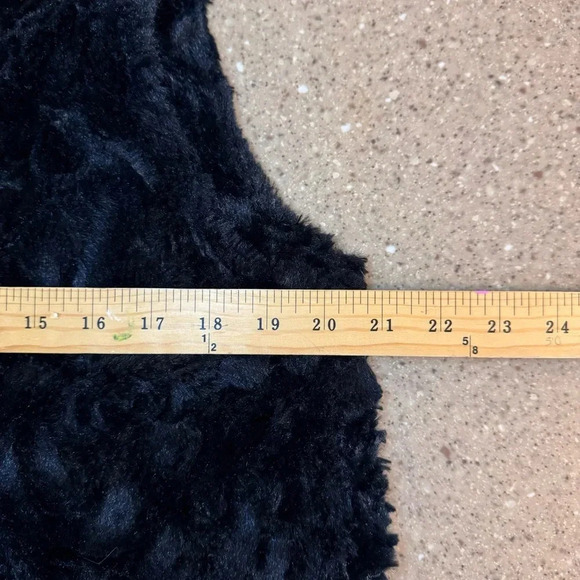 Betsey Johnson Shaggy Faux Fur Black Vest Large Festive Rockstar Y2K Retro Party - Picture 4 of 7